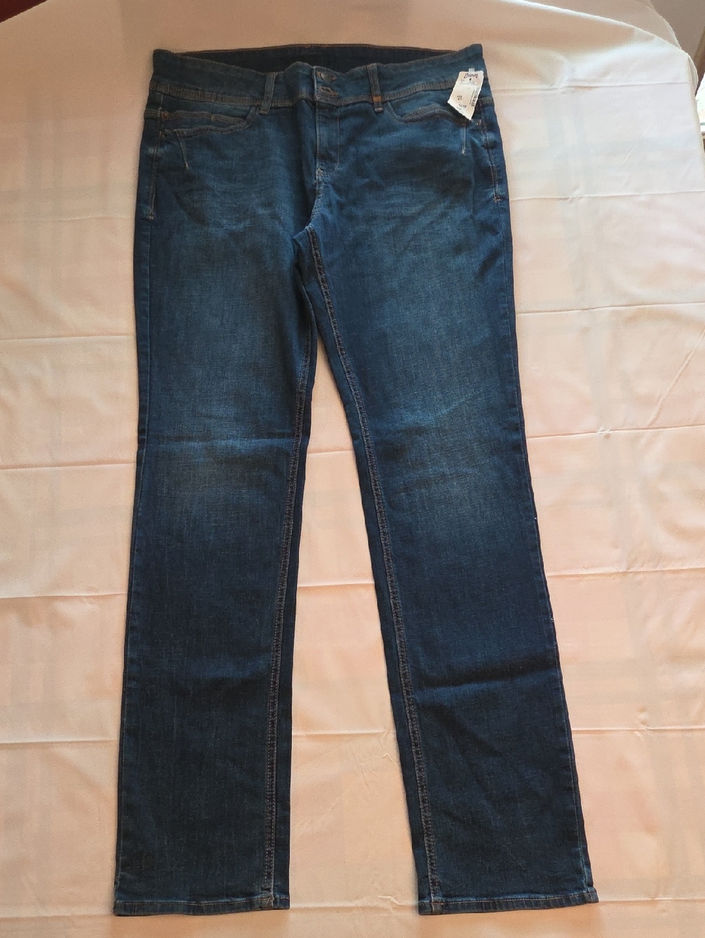 s.Oliver Women's Mid Rise Straight Leg Jeans.  NWOT